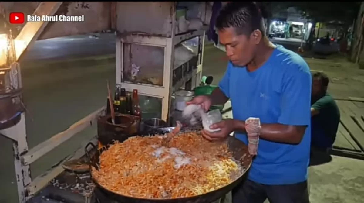 Nasi Goreng Pak Yono: Kenikmatan yang Menggoda di Setiap Gigitan